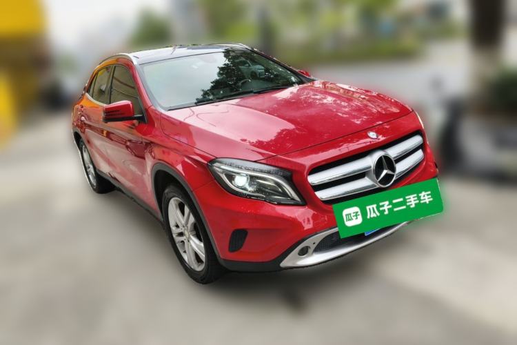 Used Mercedes-Benz GLA 2015 GLA 200 Fashion Model Front Right 45 Deg