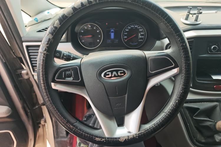 Used JAC Refine M4 2019 Business & Travel Series 2.0L Manual Comfort Model China VI Steering Wheel