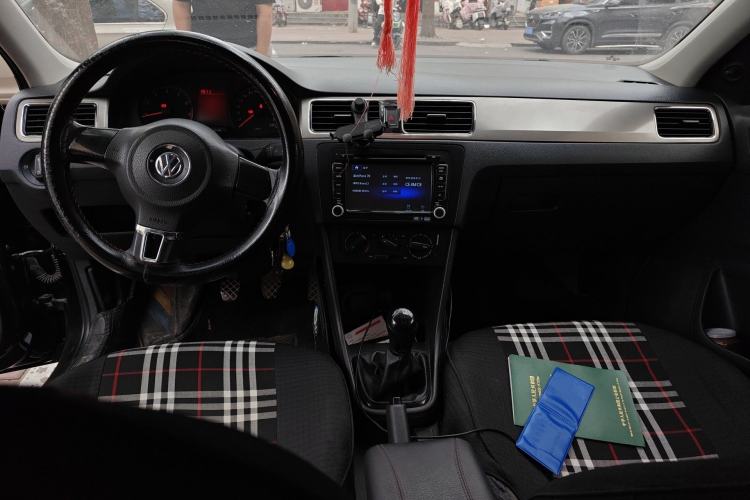 Used Volkswagen Santana 2013 1.6L Manual Fashion Edition
