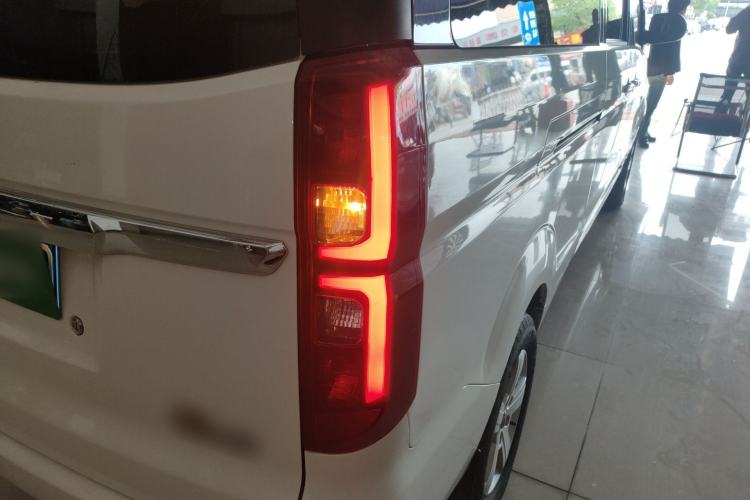 Used Jinbei Gold Hiace 2021 1.5L Passenger Van Travel Lion 6-Seater Right Rear Taillight