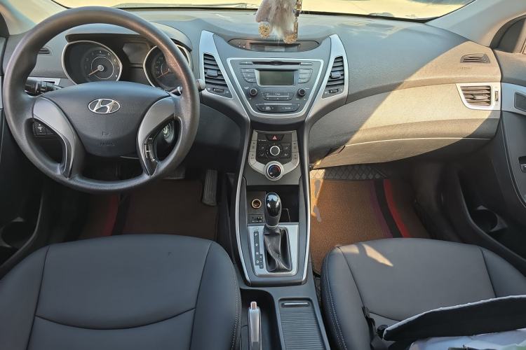 Used Hyundai Elantra (5th Generation / Langdong) 2016 1.6L Automatic Smart Version
