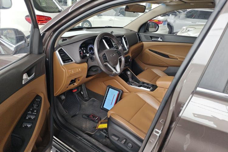 Used Hyundai Tucson 2015 1.6T Dual-Clutch Two-Wheel-Drive Leading Model
