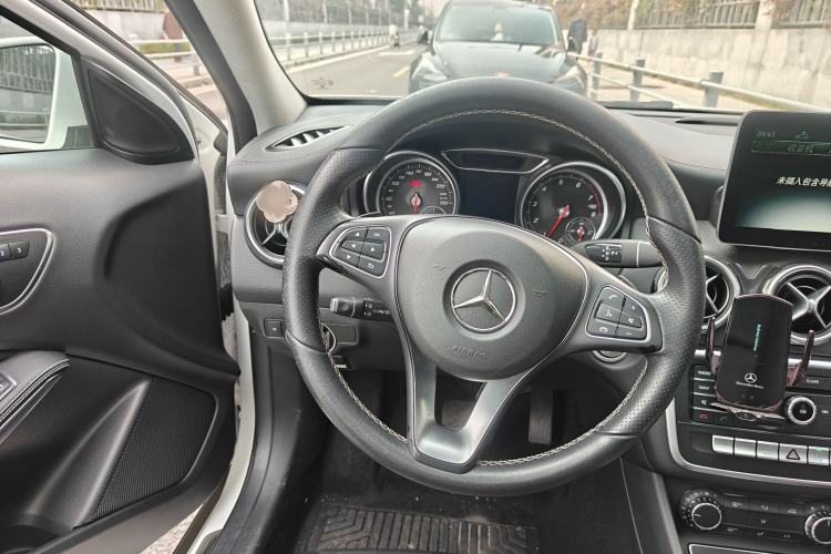 Used Mercedes-Benz GLA 2017 GLA 200 Fashion Model
