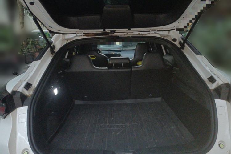 Used CHANGAN UNI-T 2022 1.5T Prestige Version Trunk