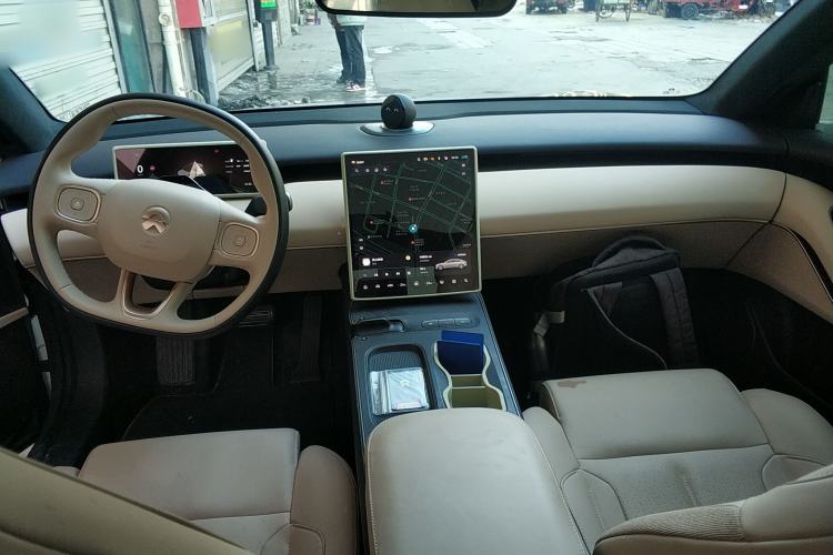 Used Nio ET5 2024 75 kWh Interior 2