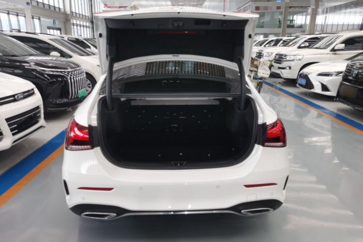 Used Mercedes-Benz A-Class 2022 Revised Version A 200 L Sport Sedan Fashionable Style
