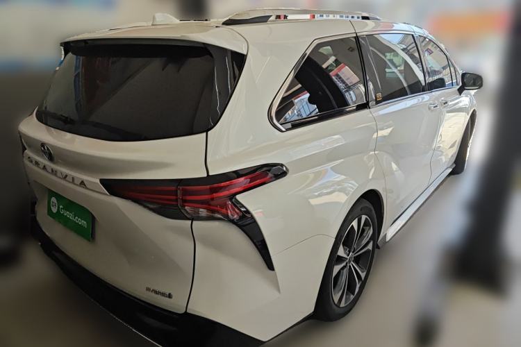 Used Toyota Granvia 2023 2.5L Hybrid Flagship VIP Edition Rear Right 45 Deg