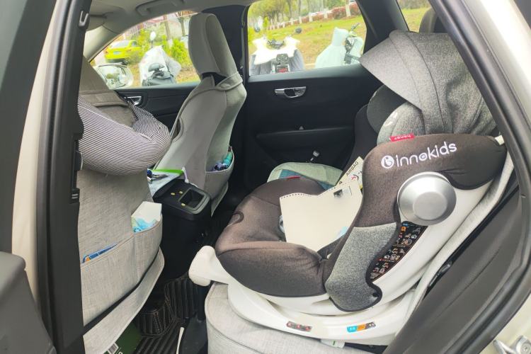 Used Volvo XC60 2019 T5 4x4 Smart Edition China V Standard Interior 4