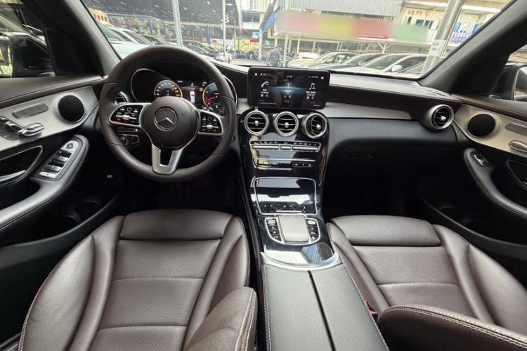 Used Mercedes-Benz GLC 2022 Second Facelift GLC 260 L 4MATIC Dynamic Edition Interior 9