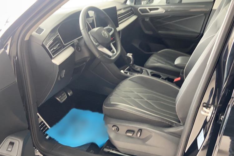 Used Volkswagen Tiguan L 2024 Outstanding Model 330TSI Automatic Two-Wheel Drive R-Line Dragon Glory Edition