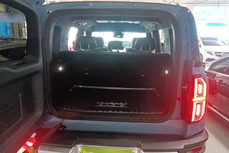 Used Formula Leopard Leopard 5 2023 Navigator Edition