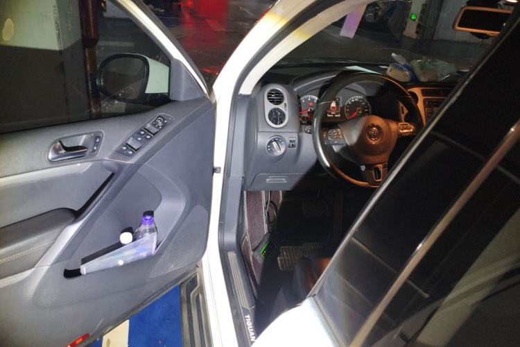 Used Volkswagen Tiguan 2015 1.8TSI Automatic All-Wheel-Drive Luxury Model
