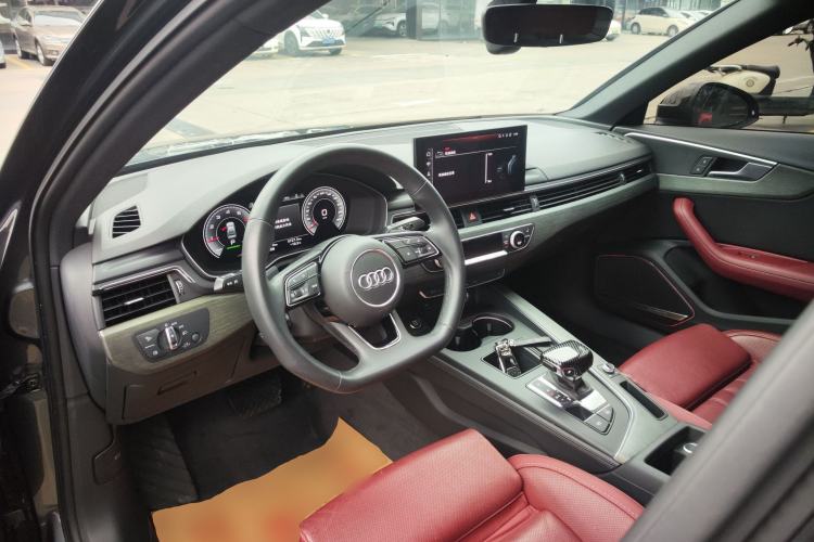 Used Audi A4L 2022 40 TFSI Luxury Dynamic Model
