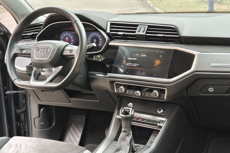 Used Audi Q3 2019 35 TFSI Fashion Dynamic Model