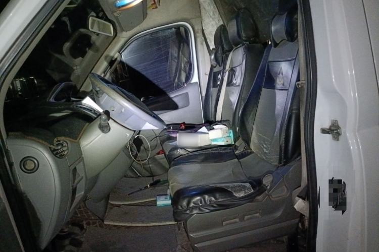 Used SAIC MAXUS Xintu V80 2017 2.5T 5-Speed Manual Aoyuntong National V Standard Long Wheelbase High-Roof 6-10 Seater Left Front Seat