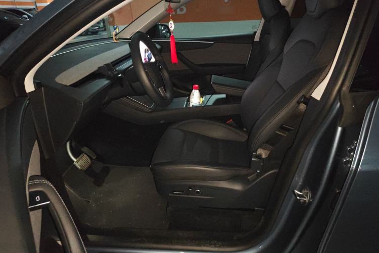 Used Tesla Model Y 2025 Rear-Wheel-Drive Version
