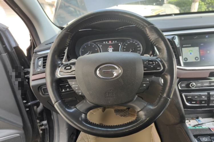 Used GAC Trumpchi GS8 2017 320T Two-Wheel Drive Luxury Smart Connectivity Version (7 Seats) Steering Wheel
