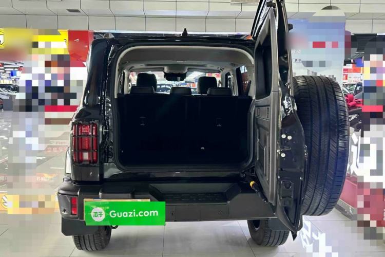 Used Tank 300 2023 City Edition 2.0T—Stylish as Ever Interior 10