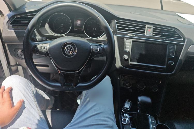 Used Volkswagen Tiguan L 2017 330TSI Automatic Two-Wheel Drive Luxury Edition