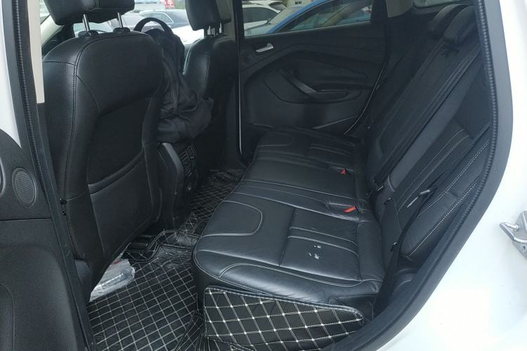 Used Ford Kuga 2015 2.0L GTDi Four-Wheel-Drive Sport Model
