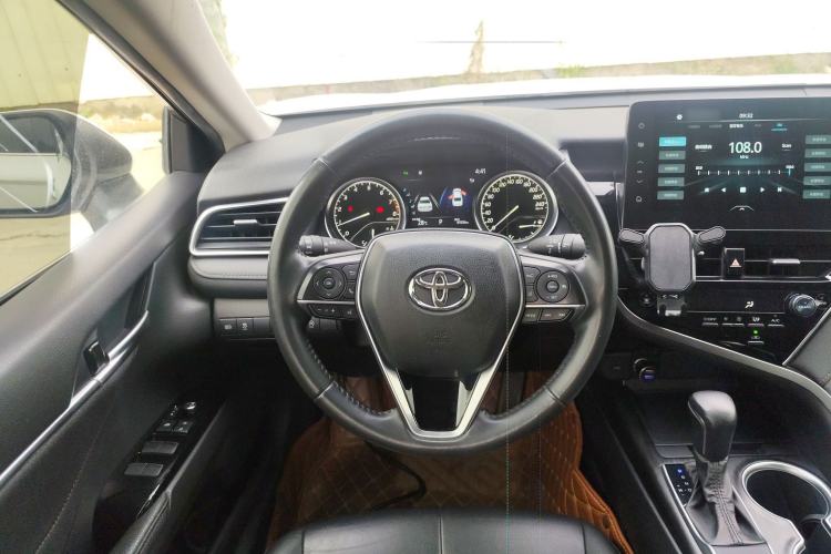 Used Toyota Camry 2021 2.0G Luxury Edition
