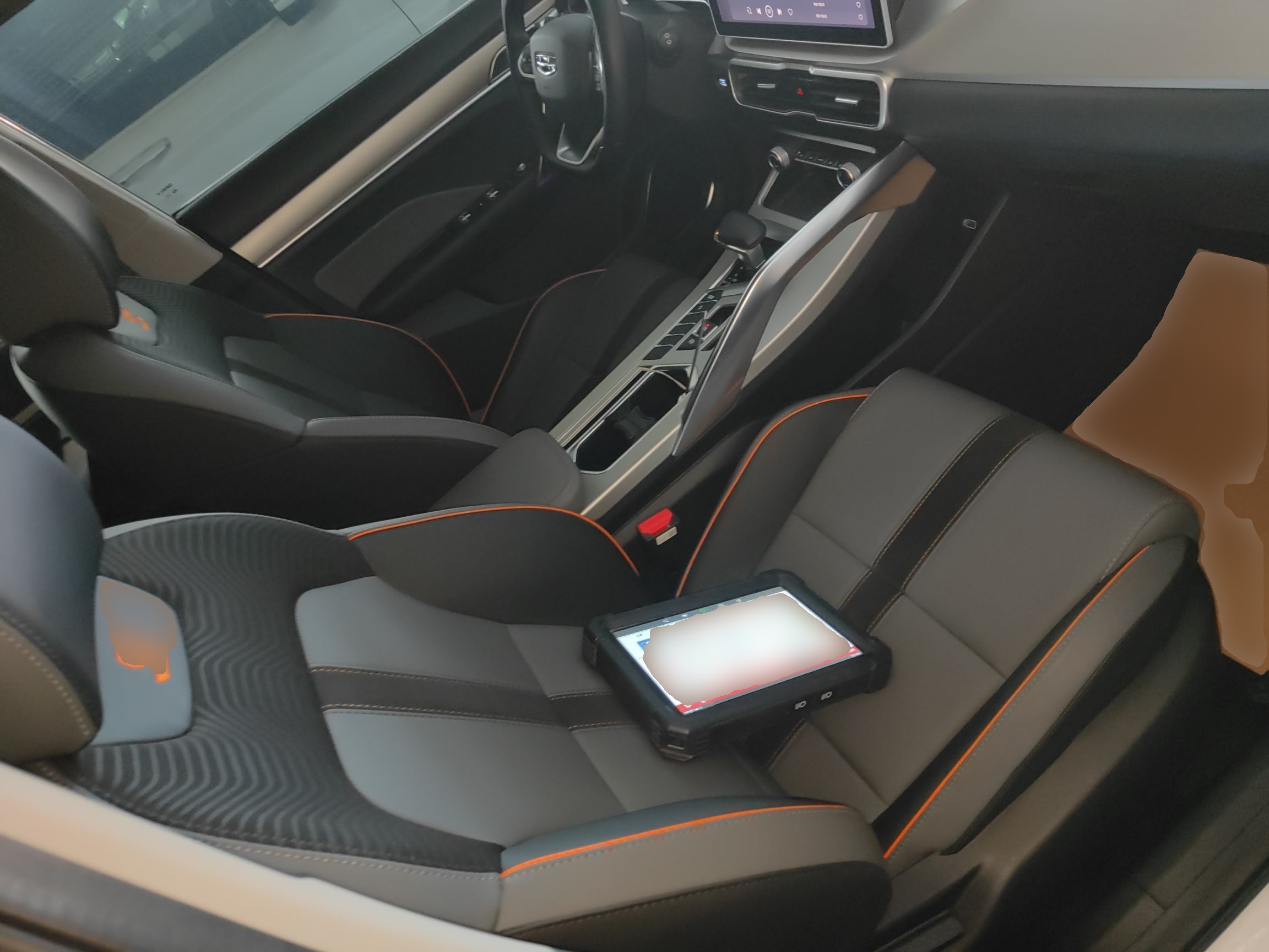 Geely Auto Coolray 2023 1.5T DCT Platinum Edition — снимка 20
