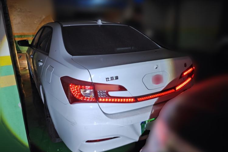 Used BYD Qin New Energy 2015 1.5T Dual-Crown Flagship Plus Edition
