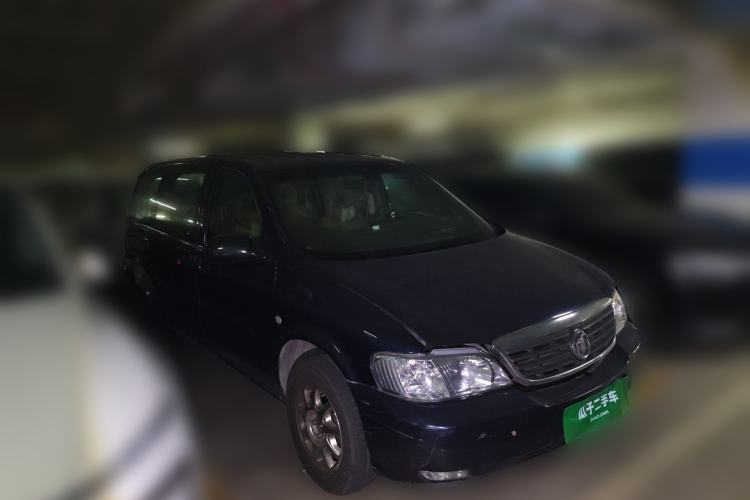 Used Buick GL8 2005 2.5L CT1 Comfort Model Front Right 45 Deg