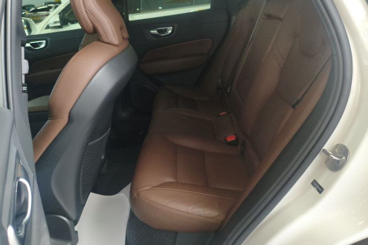 Used Volvo XC60 2024 B5 4x4 Smart Luxury Edition