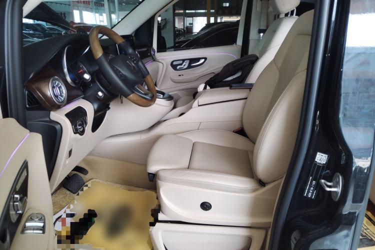 Used Mercedes-Benz V-Class 2022 V 260 Avantgarde Edition