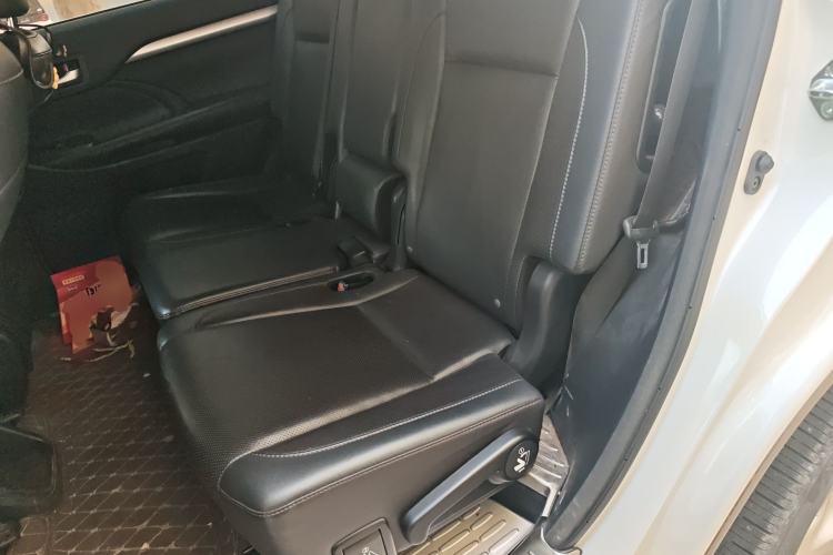 Used Toyota Highlander 2018 2.0T Four-Wheel Drive Luxury Version 7 Seats China VI Standard Left Rear Seat