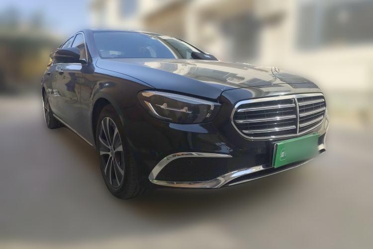 Used Mercedes-Benz E-Class New Energy 2022 Restyled E 350 e L Plug-in Hybrid Sports Sedan Front Right 45 Deg