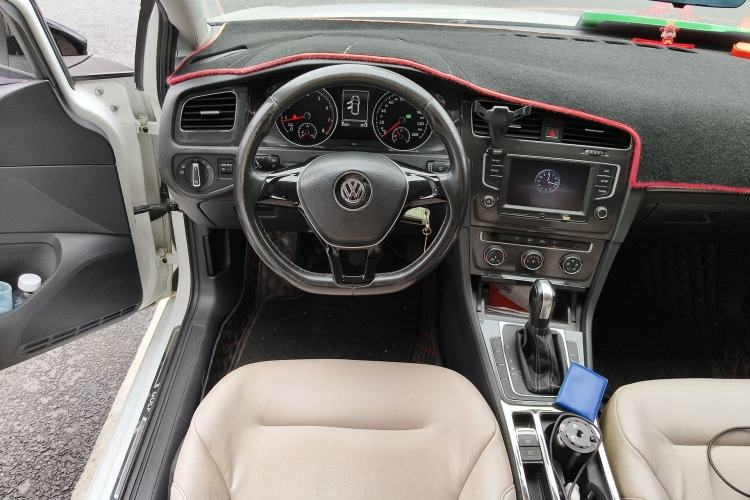 Used Volkswagen Golf 2017 230TSI Automatic Comfort Edition – Celebrating Milestone of One Million Units
