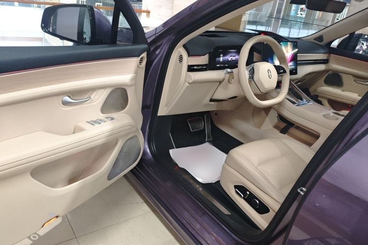 Used Hima AITO M5 2025 Extended-Range Ultra All-Wheel-Drive Version Driver Seat