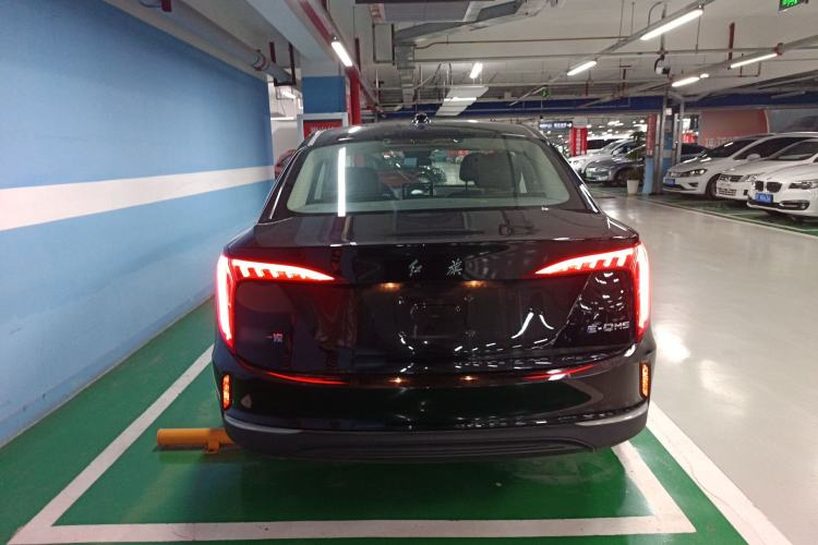 Used Hongqi E-QM5 2022 431 km Charge & Enjoy Edition
