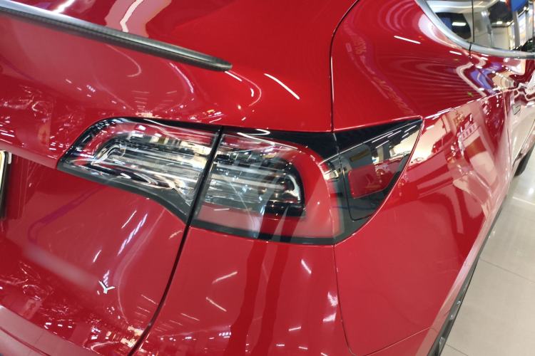 Used Tesla Model Y 2022 Long-Range All-Wheel-Drive Version