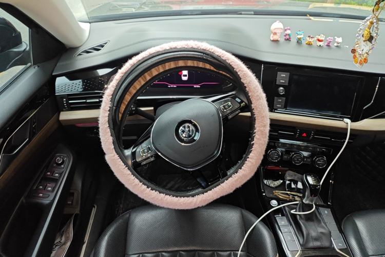 Used Volkswagen Passat 2019 330TSI Luxury Edition China V Standard Steering Wheel