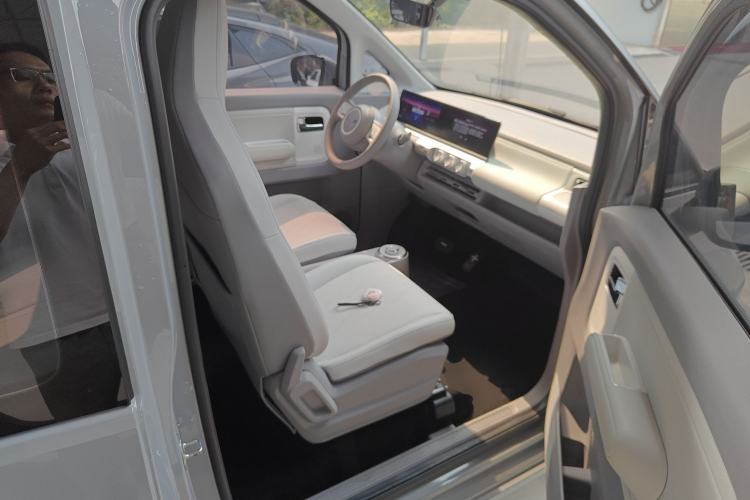 Used Wuling Air ev 2023 - Four Seats - Advanced Edition Right Front Seat