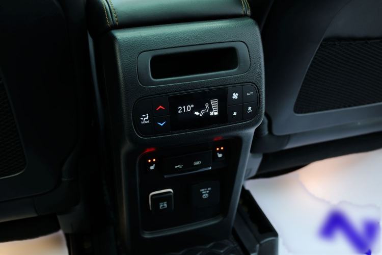 Used Jeep Grand Commander 2018 2.0T Four-Wheel Drive Smart Enjoyment Version China V Emission Standard
