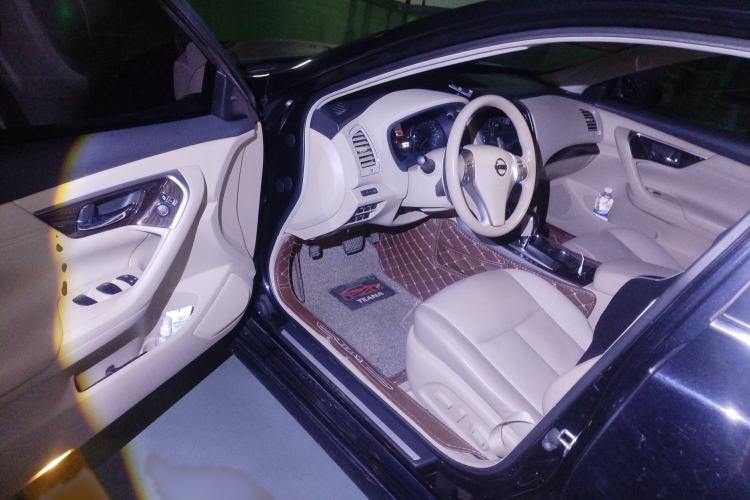 Used Nissan Teana 2015 2.5L XL Upper Champions League Tech Edition Interior 3