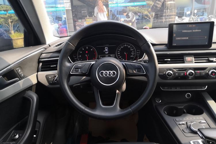 Used Audi A4L 2017 Plus 40 TFSI Ambition Model
