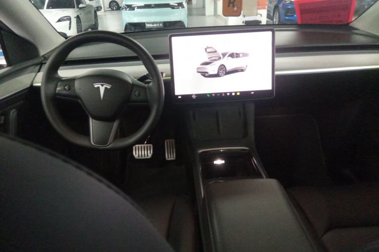 Used Tesla Model Y 2023 Rear-Wheel-Drive Version
