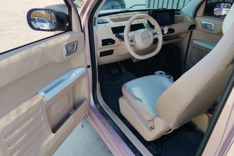 Used Geely Galaxy Panda 2024 Panda Mini 200km Endurance Bear Driver Seat