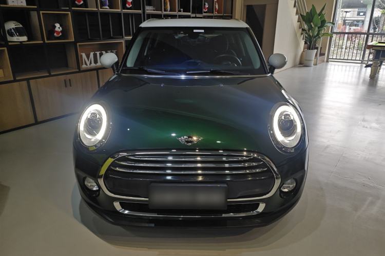 Used MINI 2016 1.5T COOPER Pioneer Edition Five-Door Model Front