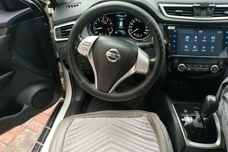 Used Nissan X-Trail 2014 2.0L CVT Comfort Edition 2WD Steering Wheel
