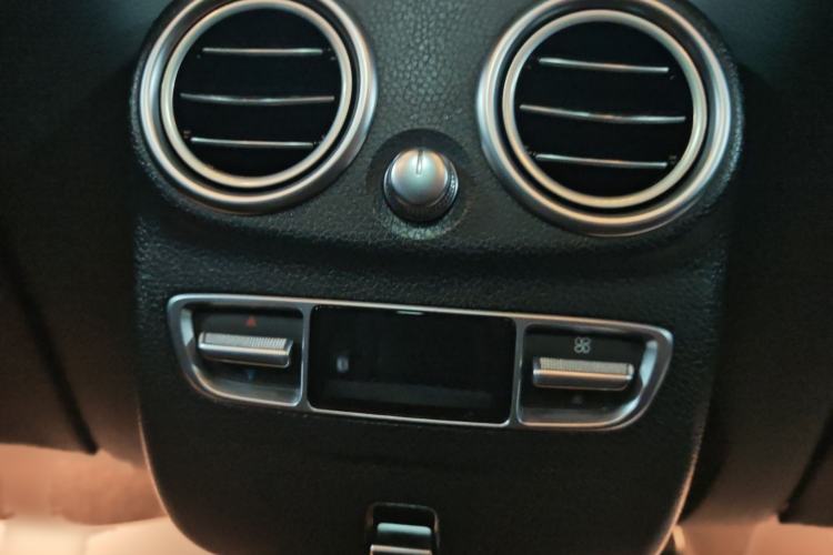 Used Mercedes-Benz GLC 2021 GLC 300 L 4MATIC Dynamic Model Interior 4