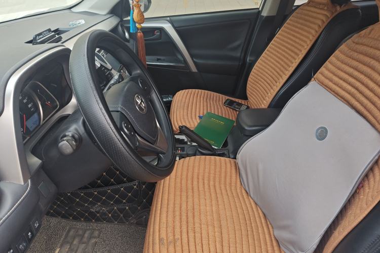 Used Toyota RAV4 2019 2.0L CVT Two-Wheel Drive Fashion X Limited Edition China V Standard Left Front Seat