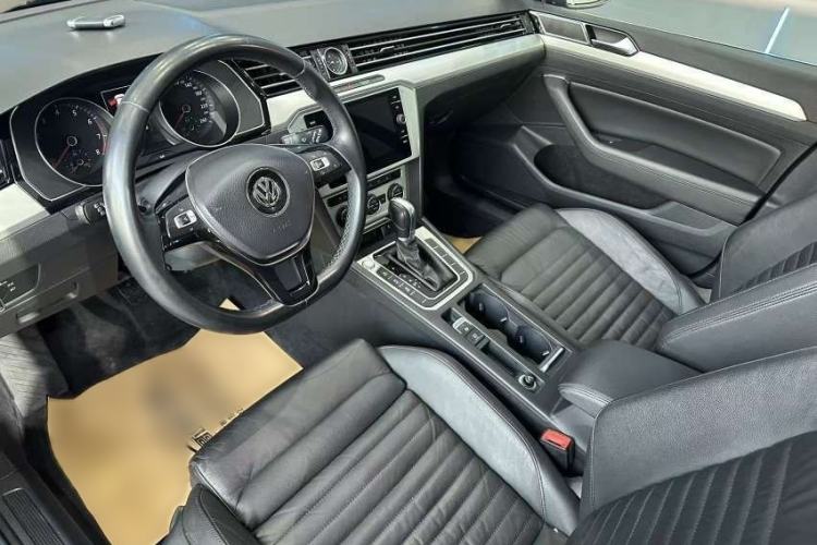 Used Volkswagen Variant 2018 380TSI Two-Wheel Drive Comfort Edition

