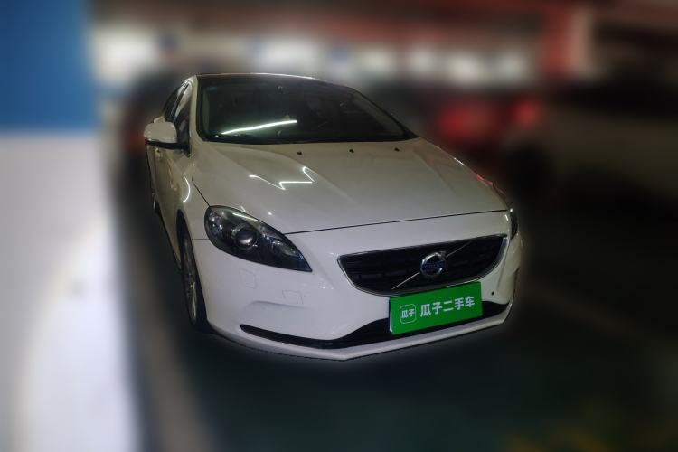 Used Volvo V40 2014 2.0T Zhiya Edition
