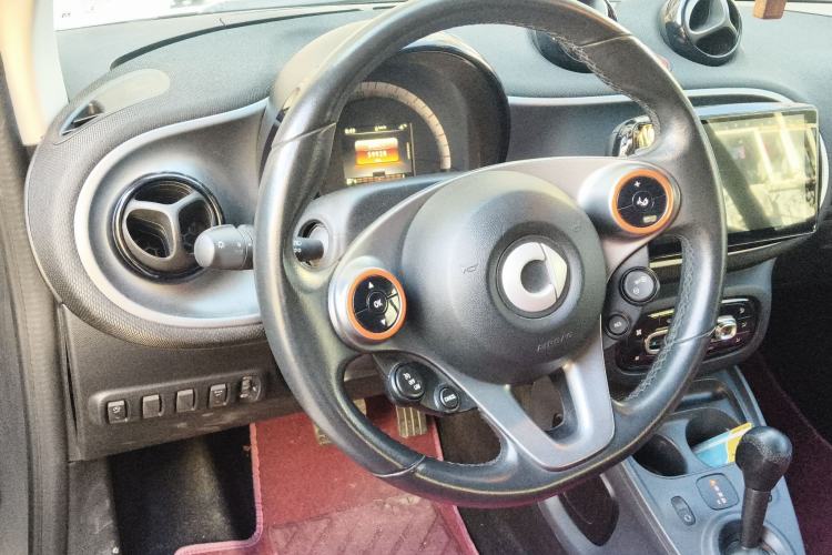 Used smart fortwo 2015 1.0L 52 kW Hardtop Passion Edition
